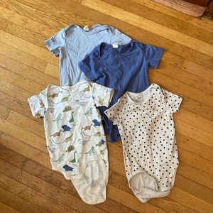 3T Onesies H&M Bodysuits - lot of 4!